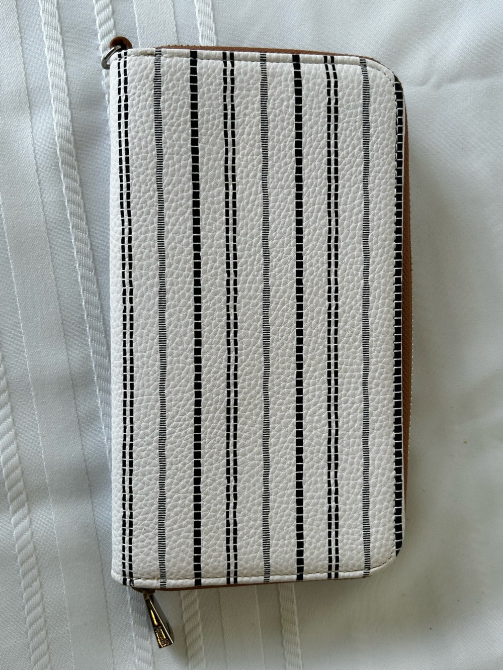 New Jewel by Thirty One Wallet Clutch White Black Stripes Stitch Zip Around